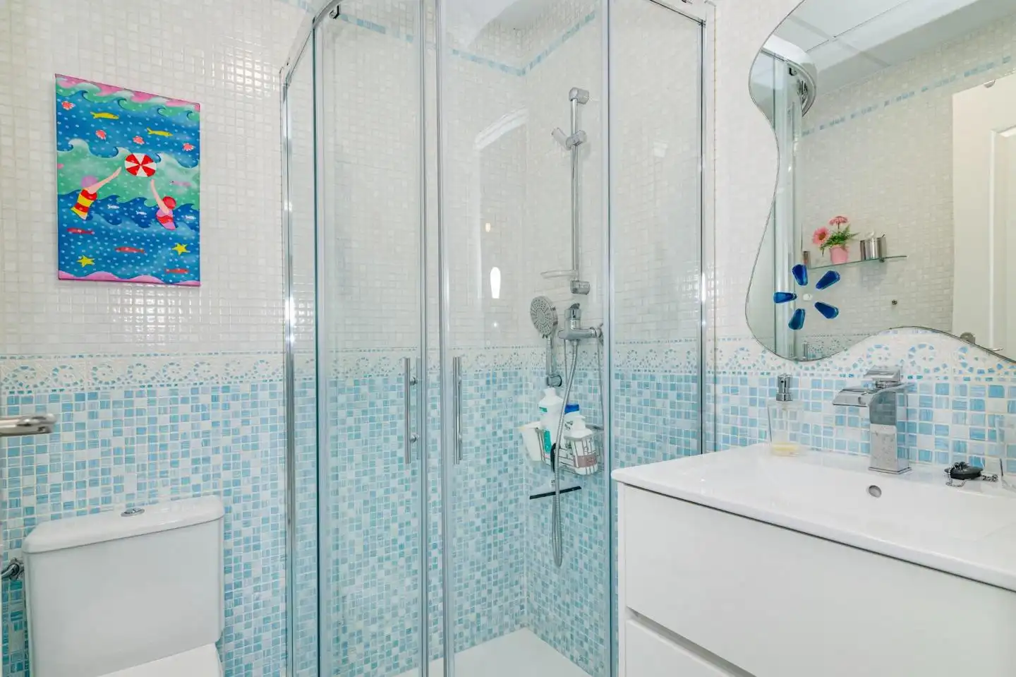 Baño de Piso en venta en Motril con Terraza y Piscina comunitaria