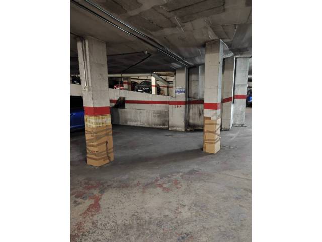 Garaje en Alquiler en Calle Francesc Oller en Torrent d'en Pere Parres