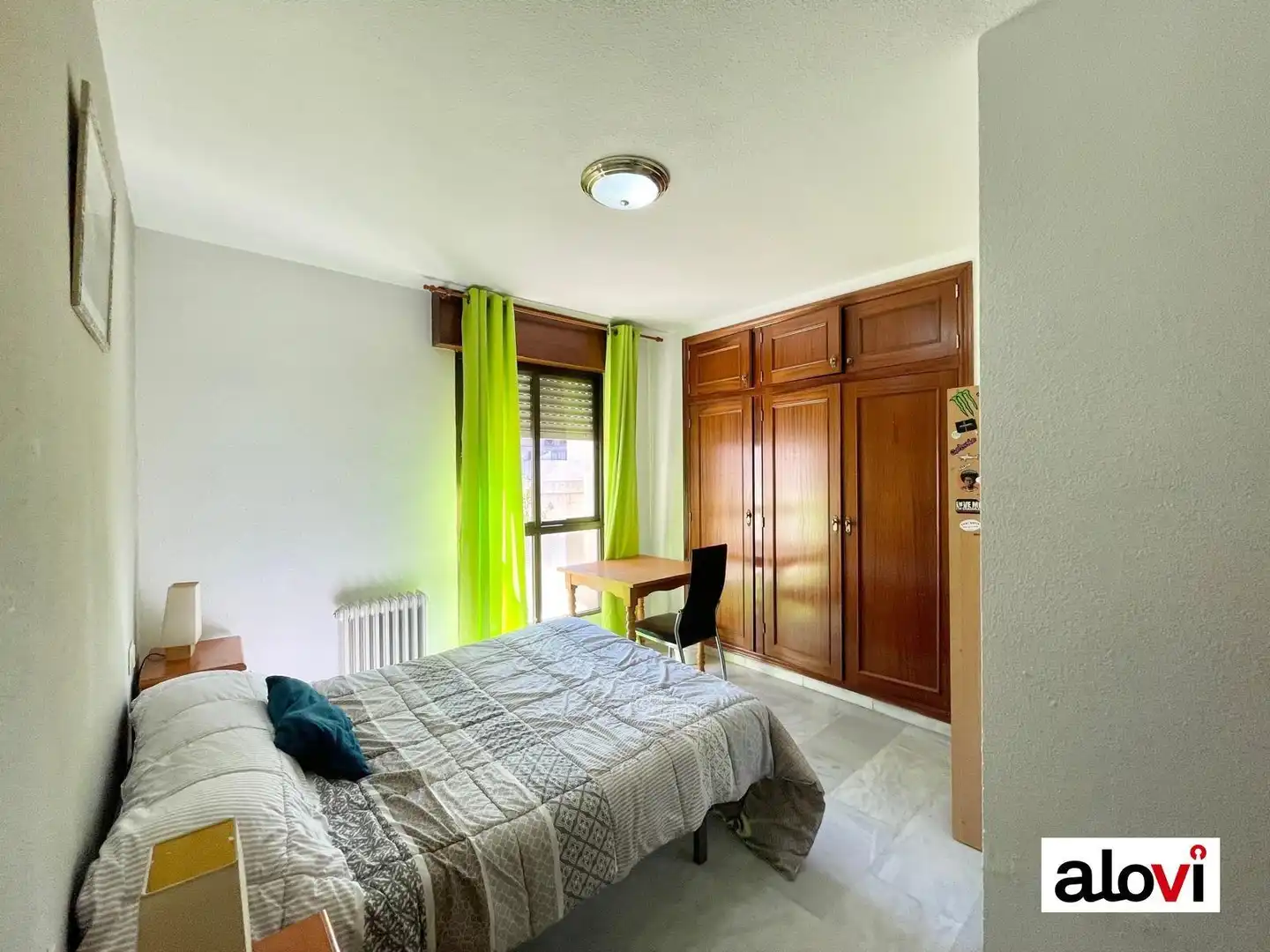 Schlafzimmer von Wohnung zur untervermieten in Granada mit Möbliert