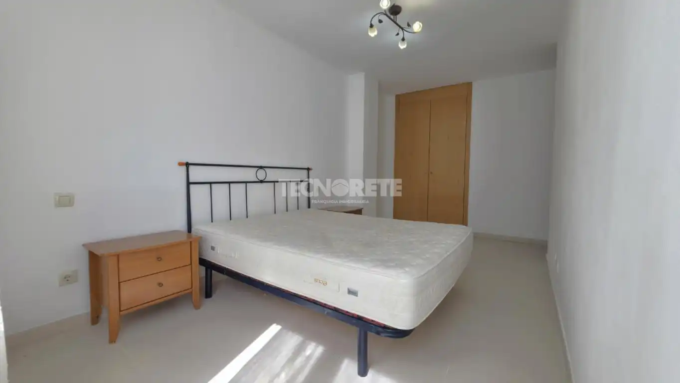 Habitación de Piso en venta en Guadalajara con Calefacción y Jardín privado