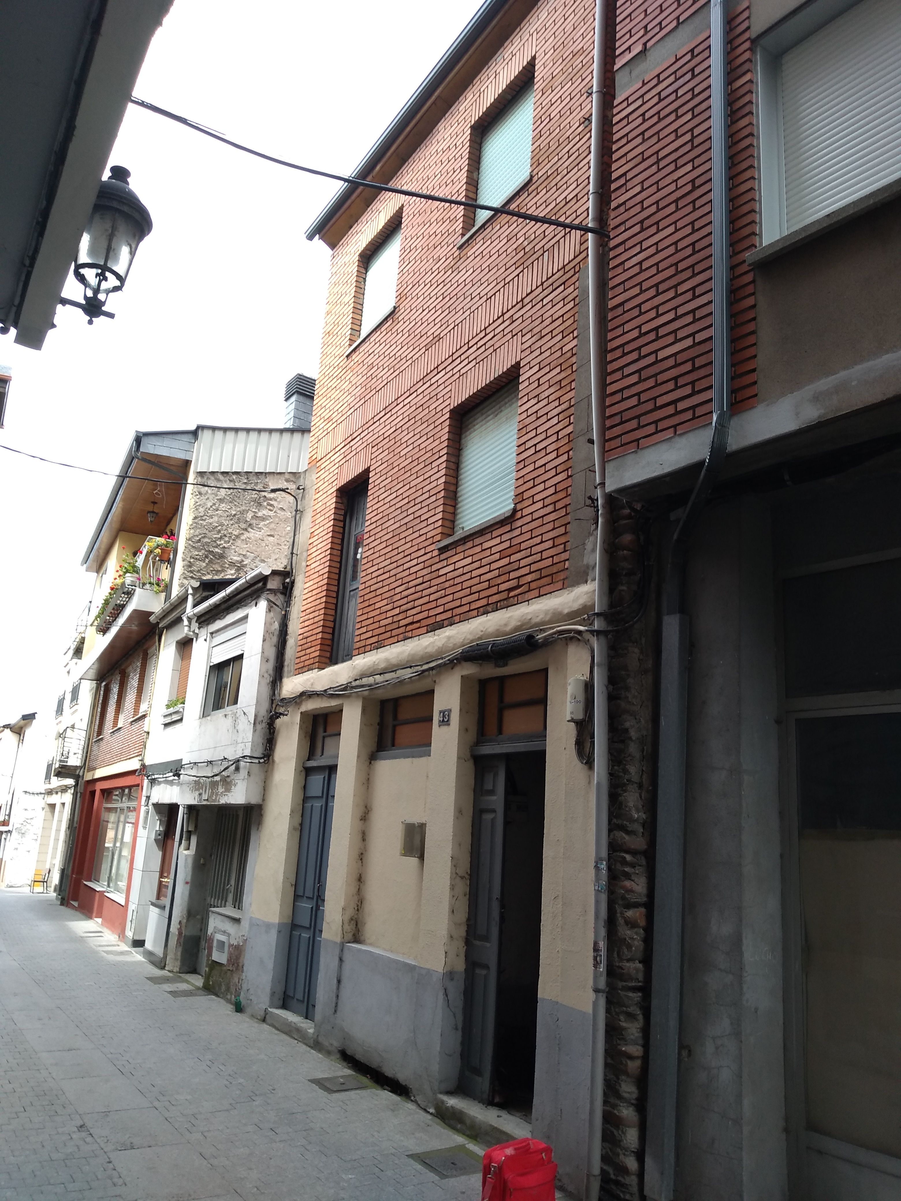 Exterior view of Single-family semi-detached for sale in O Barco de Valdeorras  