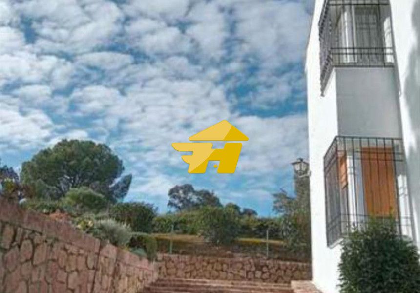 Vista exterior de Pis de lloguer en Puente Genil amb Piscina i Moblat