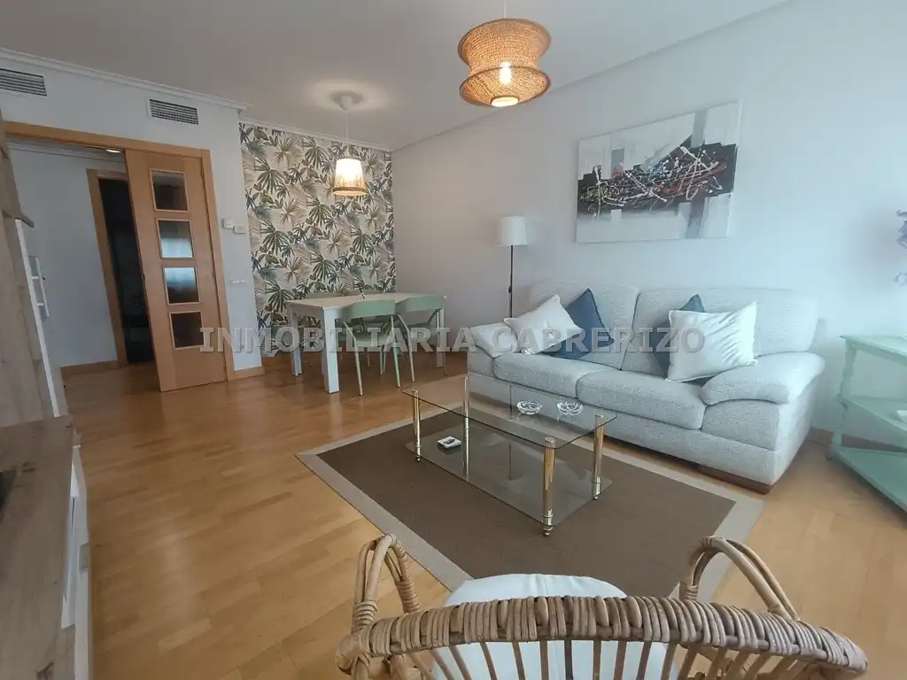 Wohnzimmer von Wohnungen zur Miete in  Logroño mit Klimaanlage, Heizung und Parkett