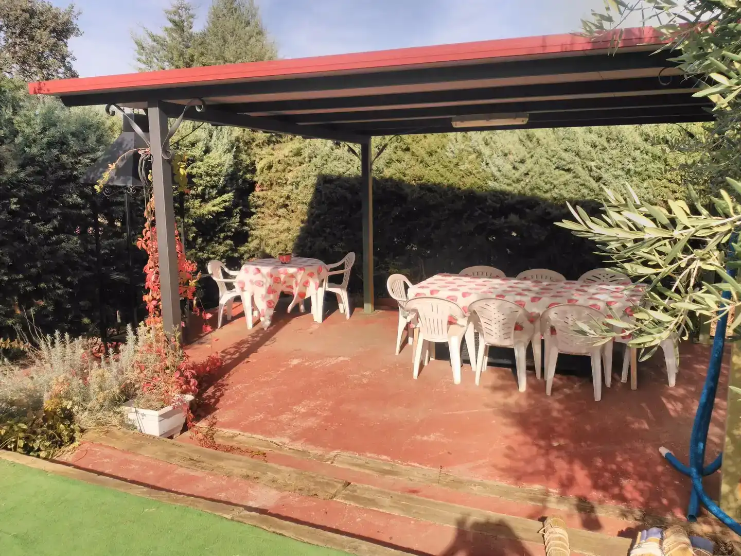 Terrassa de Casa o xalet en venda en Valdecaballeros amb Aire condicionat i Piscina