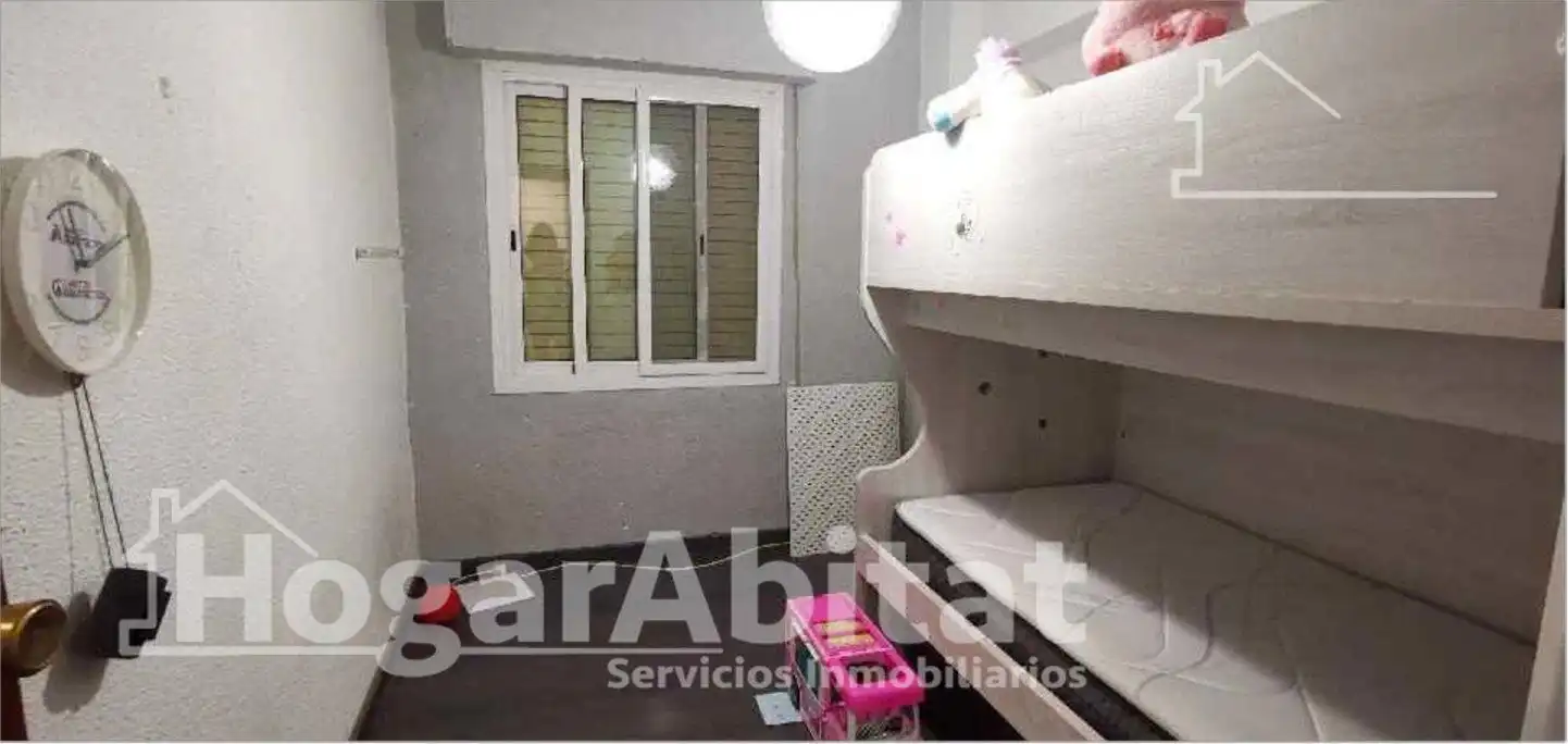 Dormitori de Pis en venda en Castellón de la Plana / Castelló de la Plana amb Aire condicionat, Calefacció i Moblat