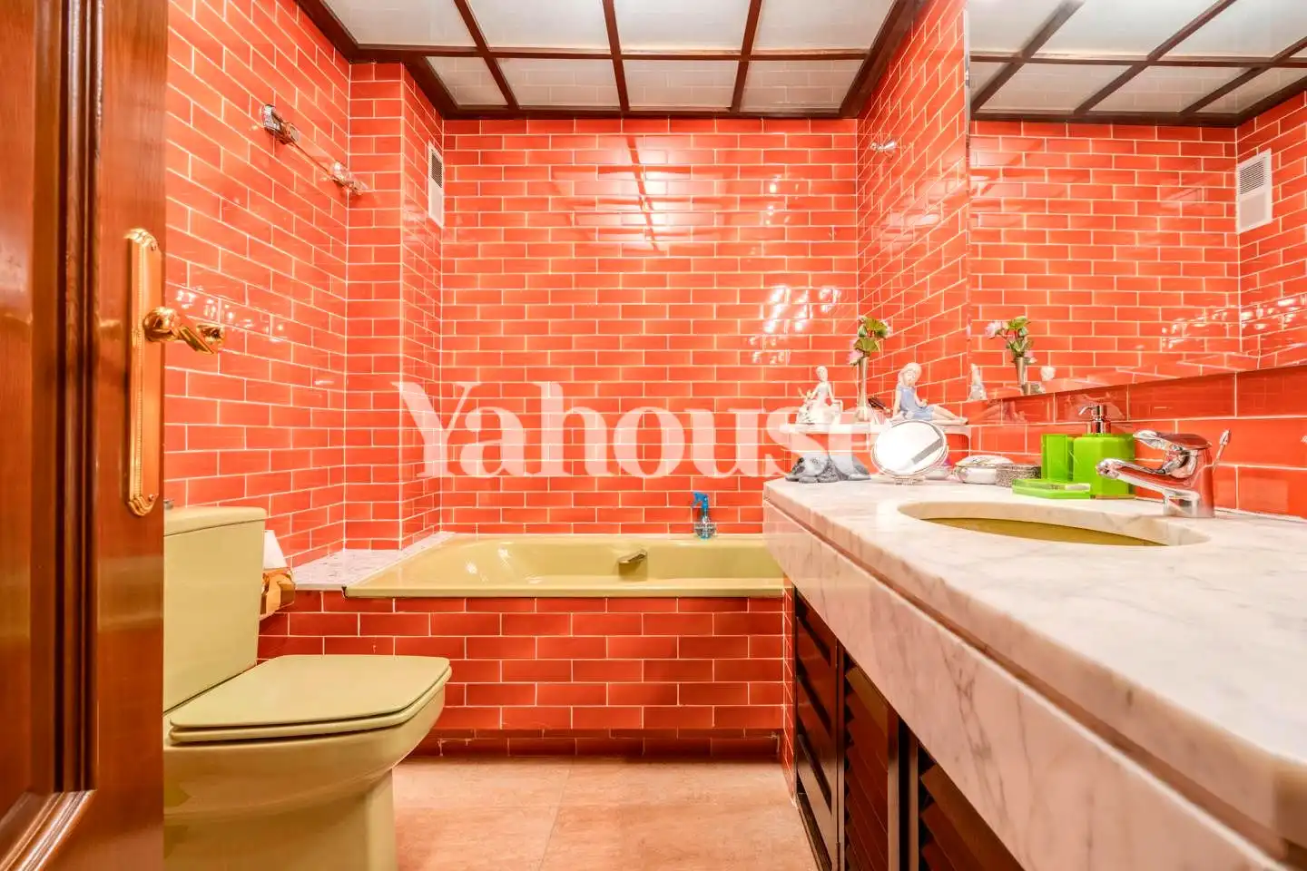 Bathroom of Flat for sale in Barcelona