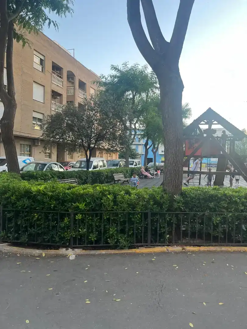Vista exterior de Pis en venda en L'Alcúdia de Crespins amb Aire condicionat i Balcó