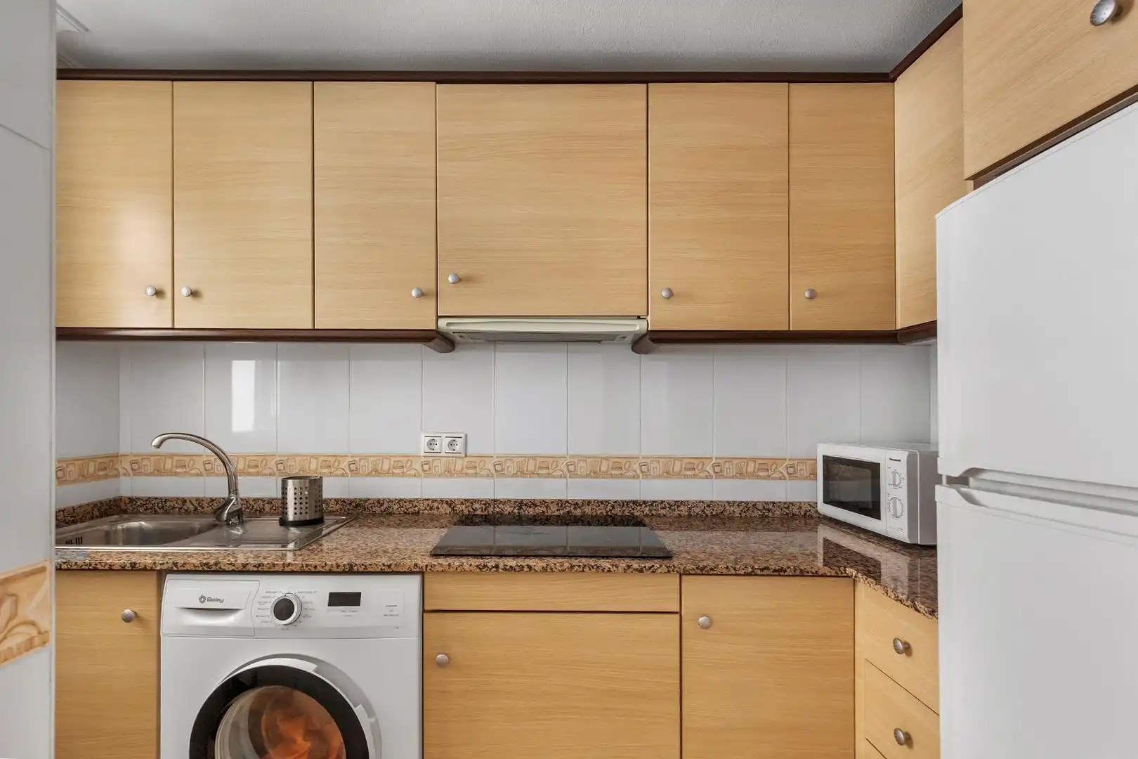 Cocina de Apartamento en venta en Torrevieja con Piscina, Amueblado y Microondas