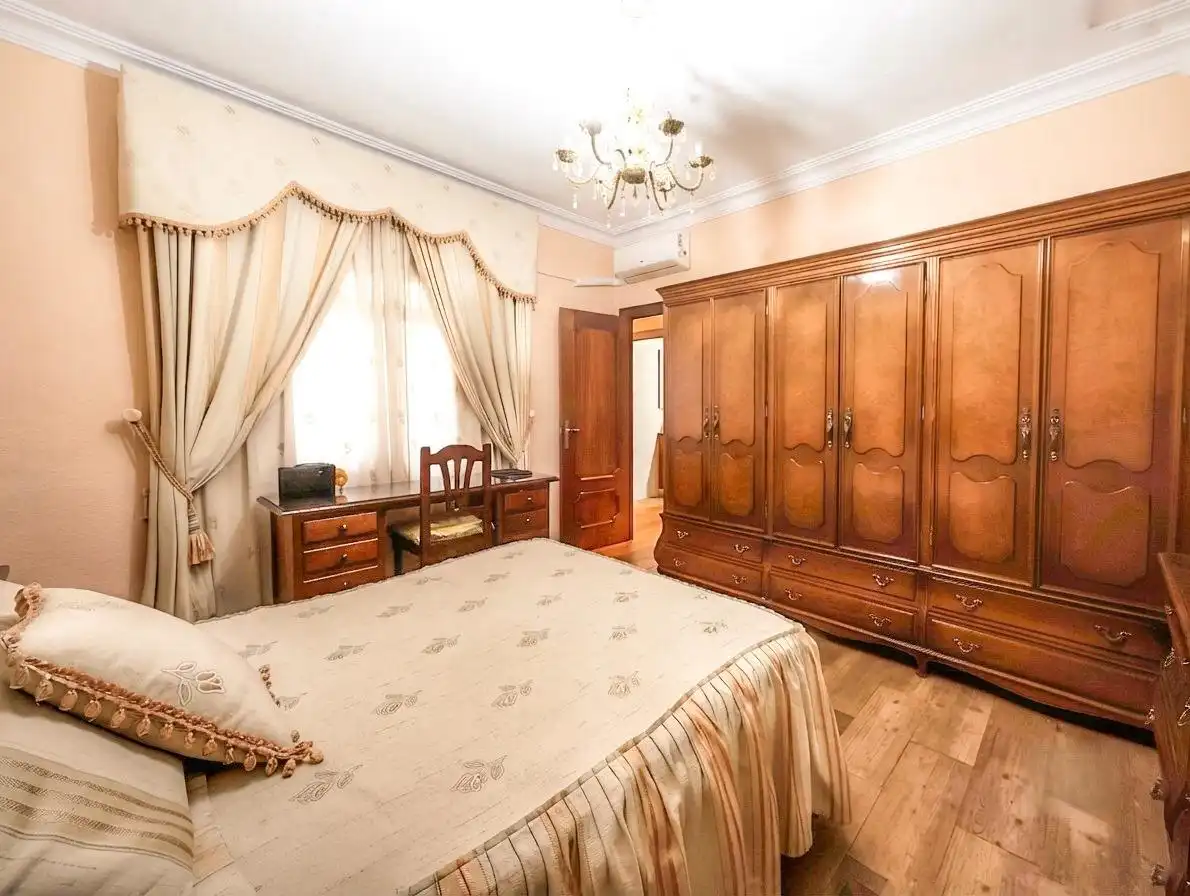 Dormitori de Pis en venda en Puertollano amb Aire condicionat, Parquet i Moblat