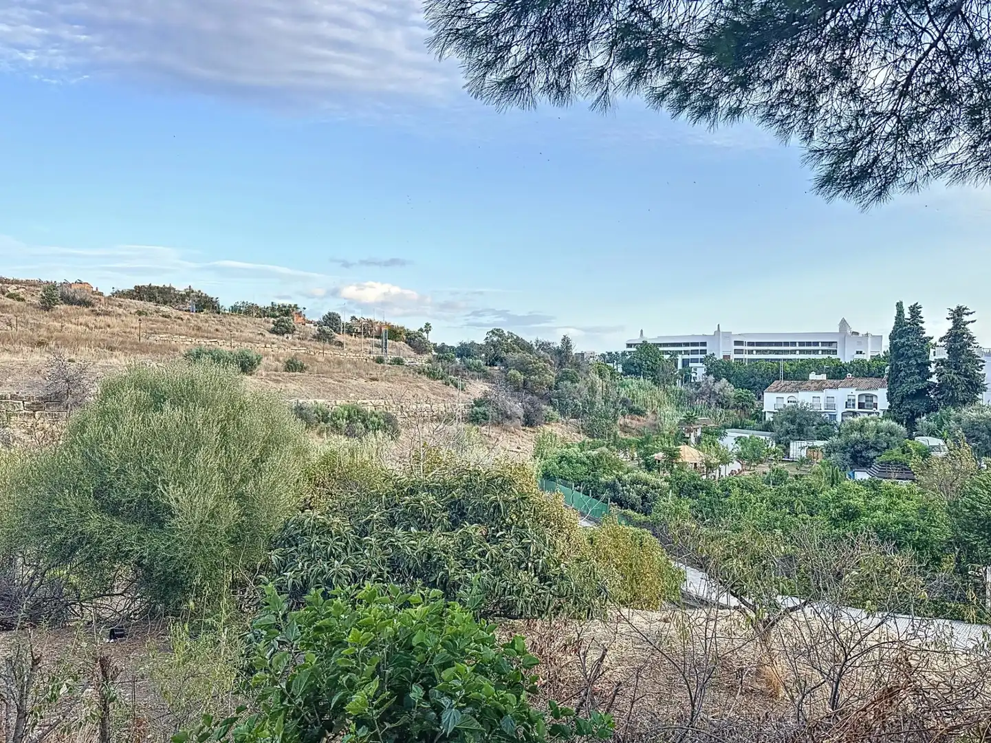 Country house zum Verkauf in Estepona mit Klimaanlage, Privatgarten und Terrasse