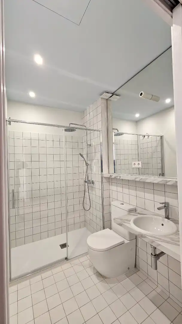 Baño de Piso en venta en Mataró con Aire acondicionado, Calefacción y Terraza