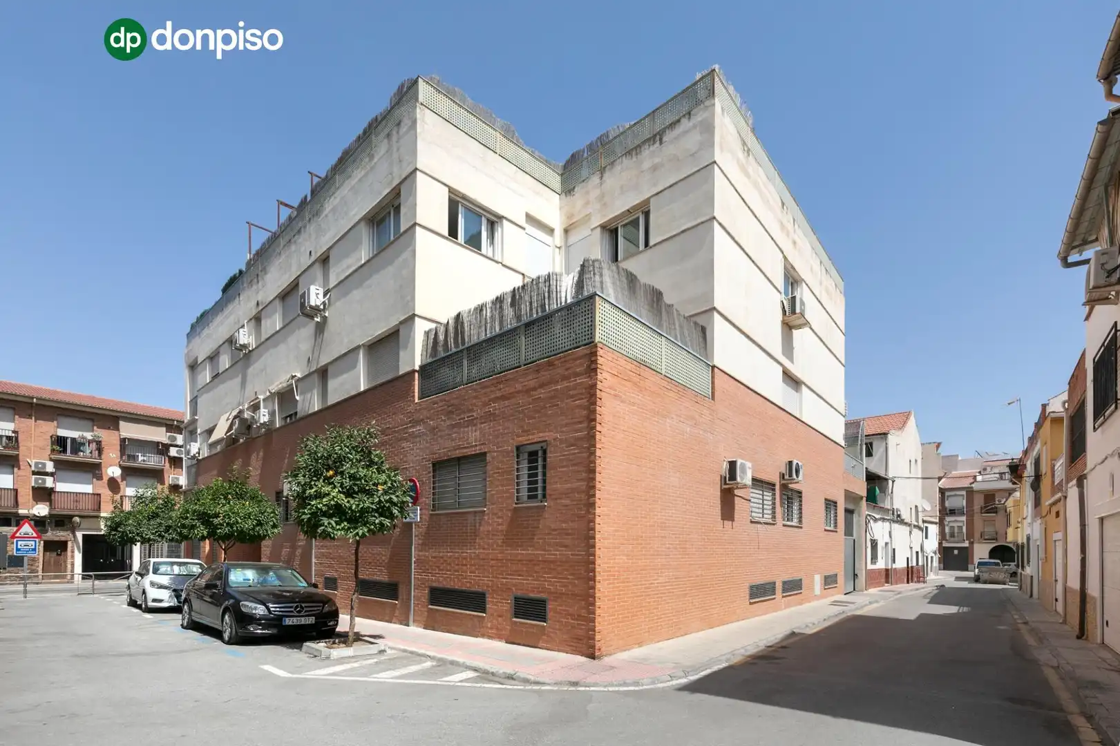 Exterior view of Flat for sale in Armilla  with Air Conditioner, Heating and Storage room