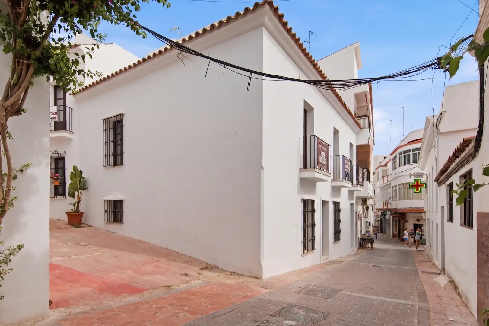 Vista exterior de Casa adosada en venda en Estepona amb Aire condicionat i Terrassa