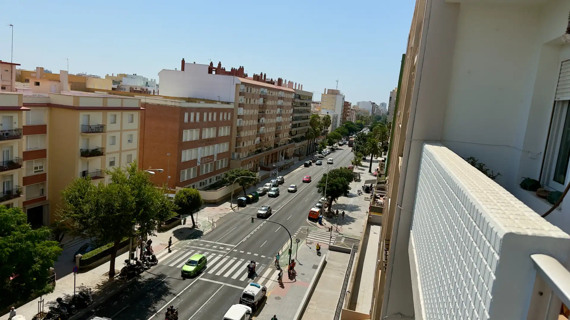 Vista exterior de Piso en venta en Cádiz con Aire acondicionado, Terraza y Amueblado