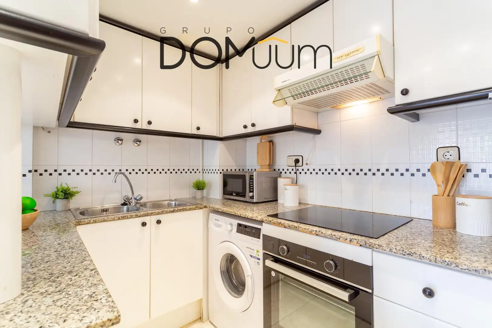 Kitchen of Flat for sale in Salou  with Air Conditioner, Heating and Furnished