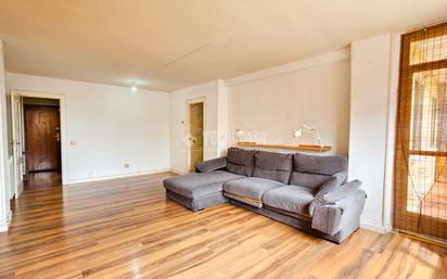 Living room of Flat for sale in Fuenlabrada  with Heating, Swimming Pool and Community pool