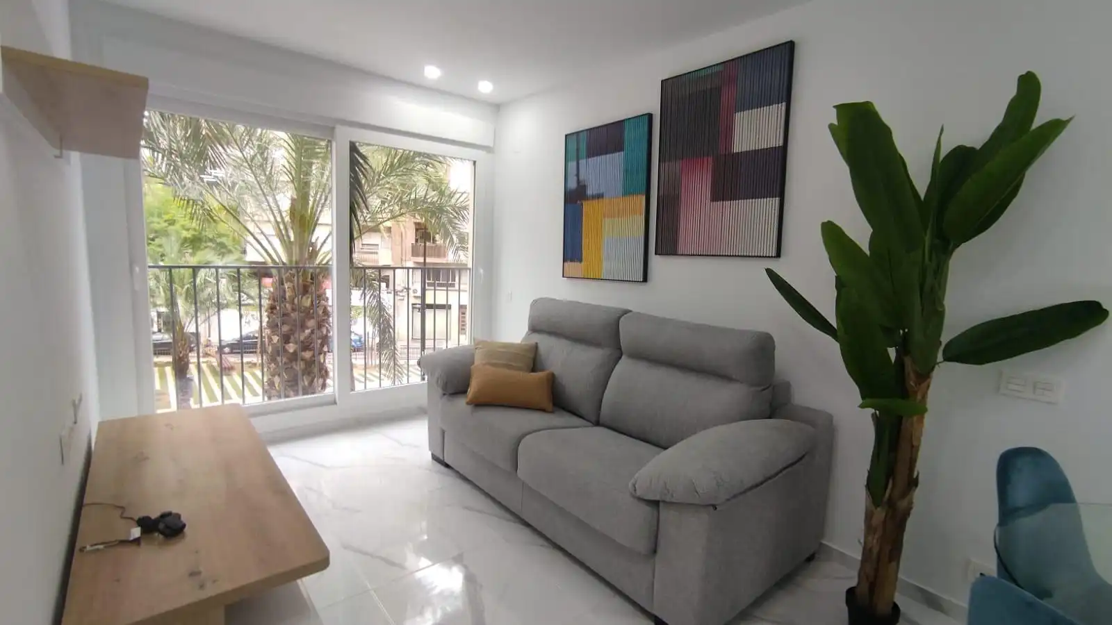 Sala d'estar de Apartament de lloguer en Alicante / Alacant amb Aire condicionat, Moblat i Piscina comunitària