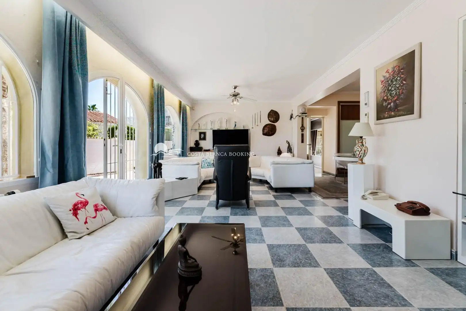 Sala d'estar de Casa o xalet en venda en L'Alfàs del Pi amb Aire condicionat, Calefacció i Jardí privat