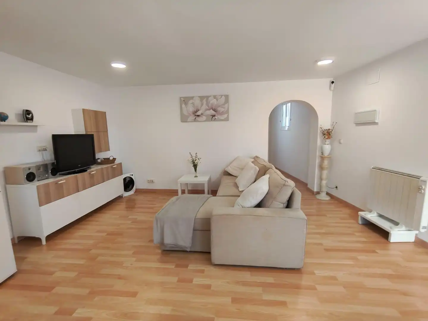 Sala d'estar de Casa o xalet en venda en Olesa de Montserrat amb Calefacció, Terrassa i Alarma