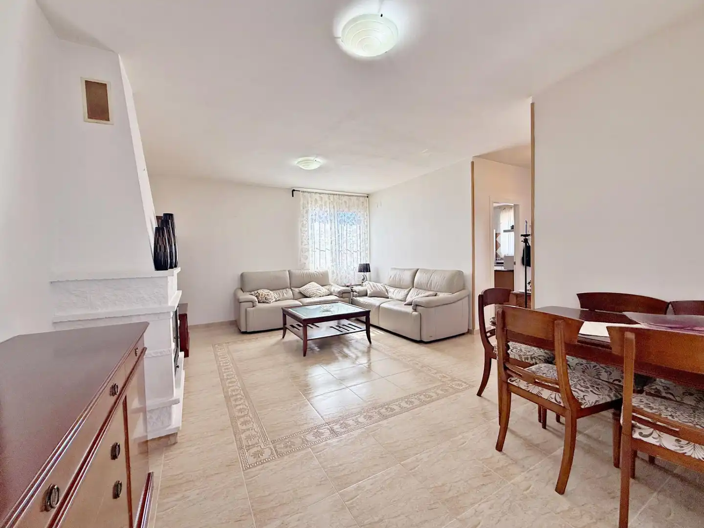 Sala d'estar de Casa o xalet en venda en Llíria amb Aire condicionat, Calefacció i Jardí privat