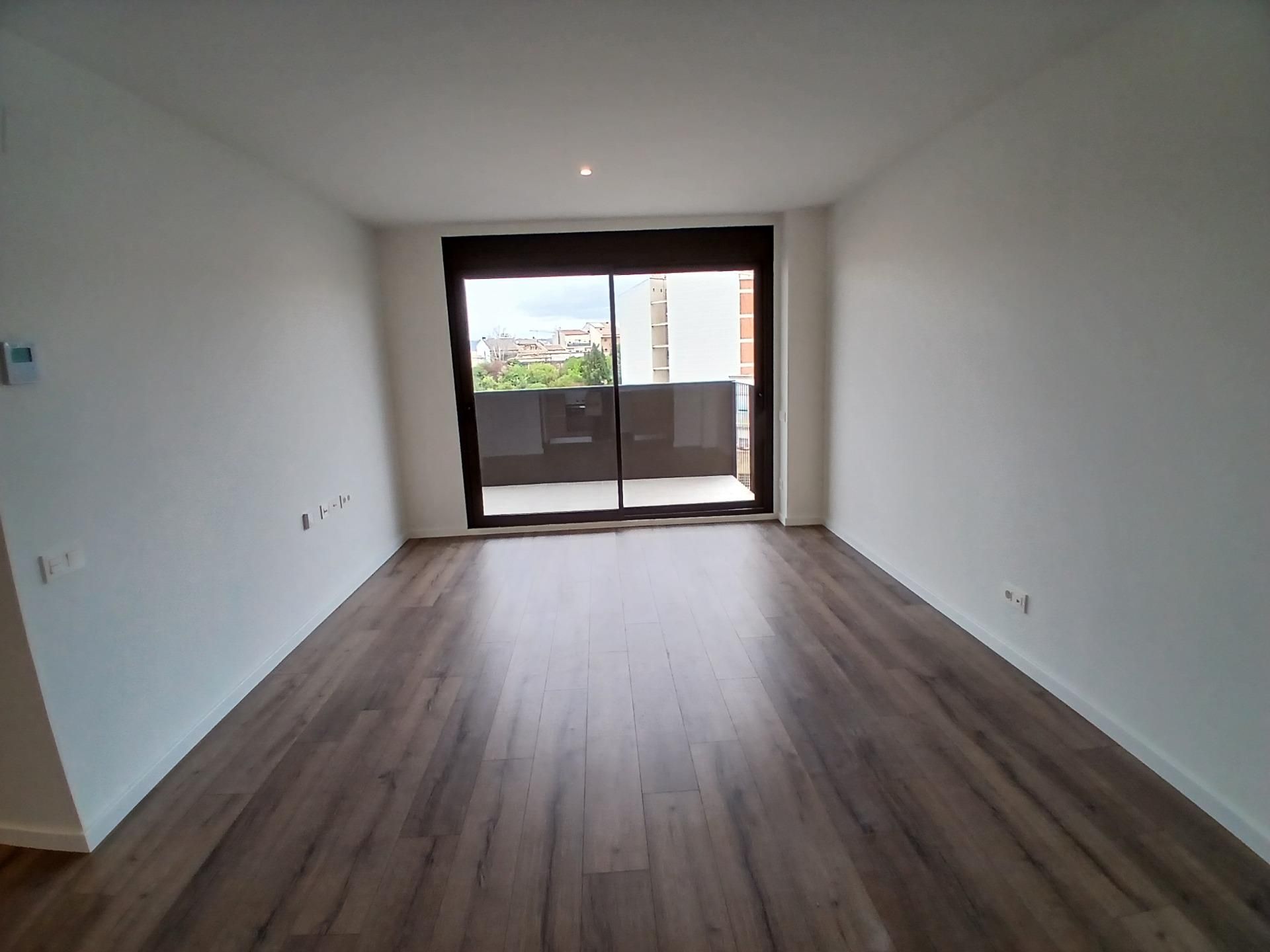 Bedroom of Flat for rent in Manresa  with Air Conditioner, Parquet flooring and Terrace