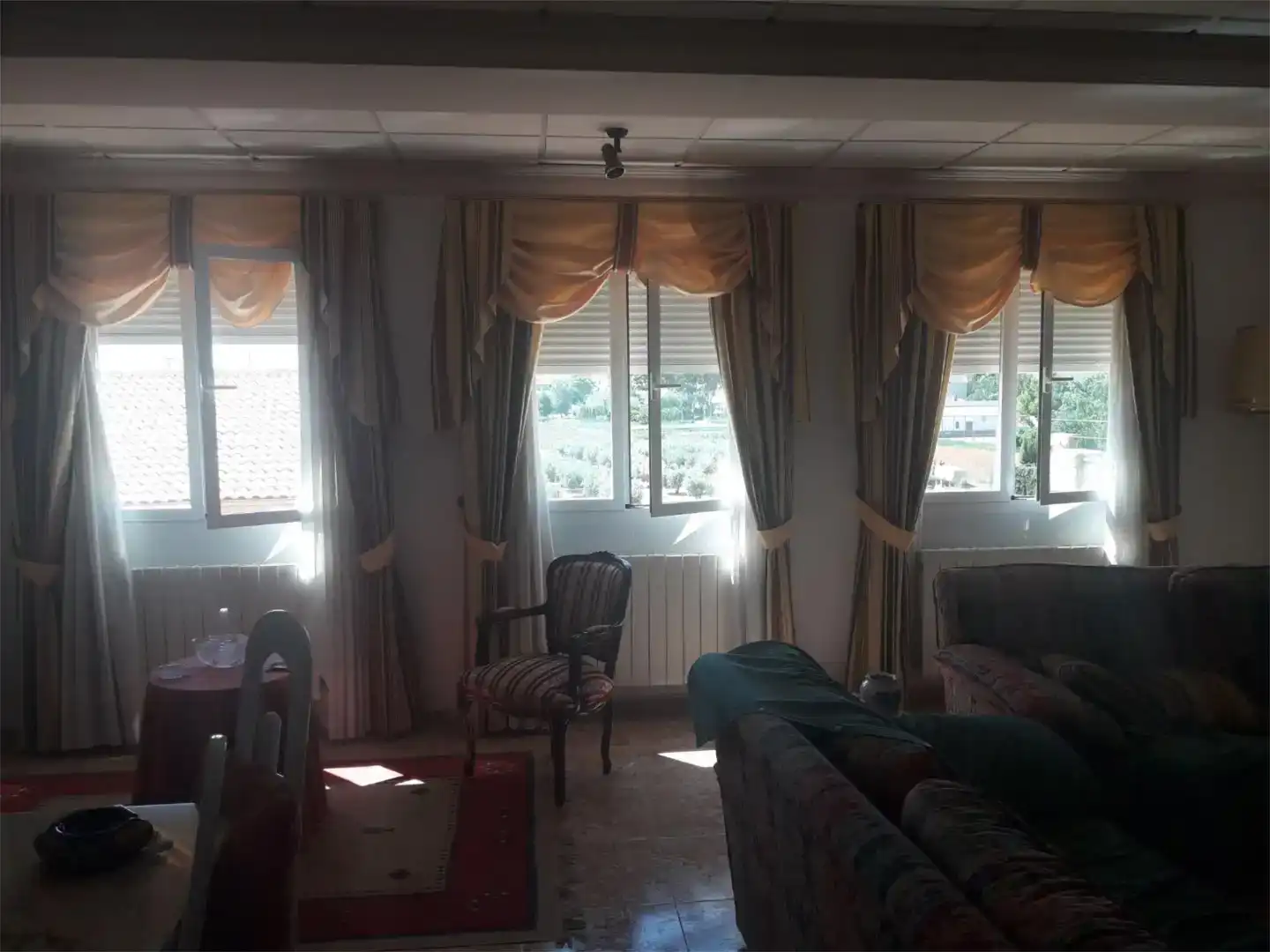 Sala d'estar de Casa adosada en venda en San Pedro