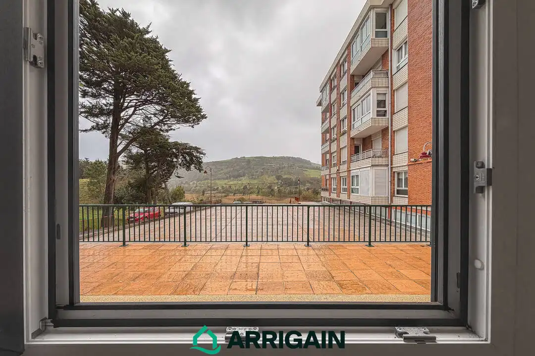 Terrasse von Büro zum Verkauf in Zarautz mit Klimaanlage