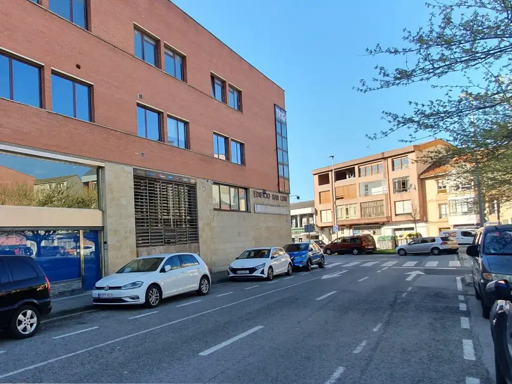Vista exterior de Local en venta en Santander con Parquet, Amueblado y Alarma