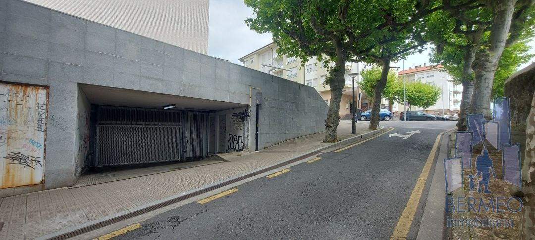 Exterior view of Garage for sale in Bermeo