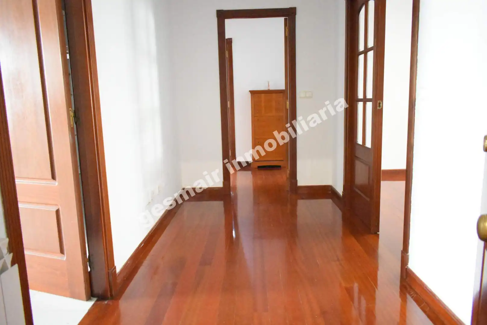 Piso de alquiler en Pontevedra Capital  con Calefacción, Parquet y Trastero