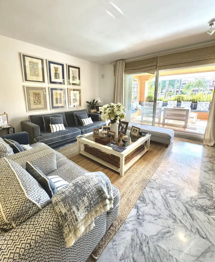 Living room of Ground floor for sale in Marbella  with Air Conditioner, Heating and Terrace