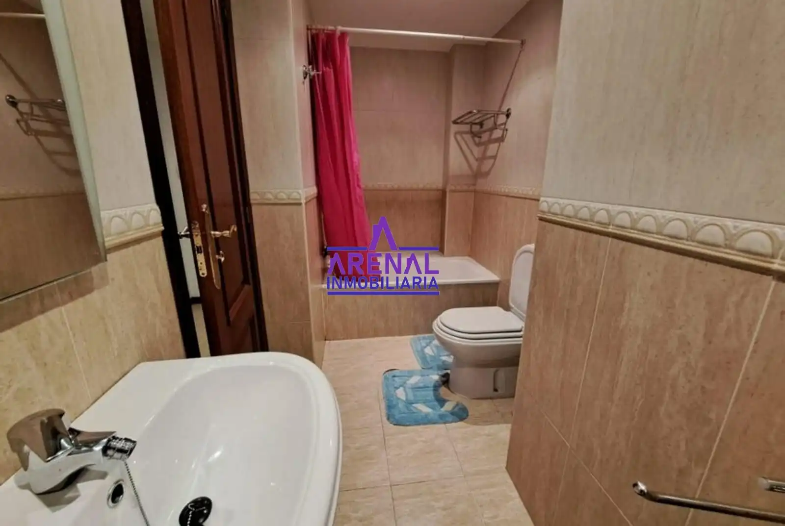 Baño de Estudio en venta en A Pobra do Caramiñal con Calefacción, Terraza y Trastero