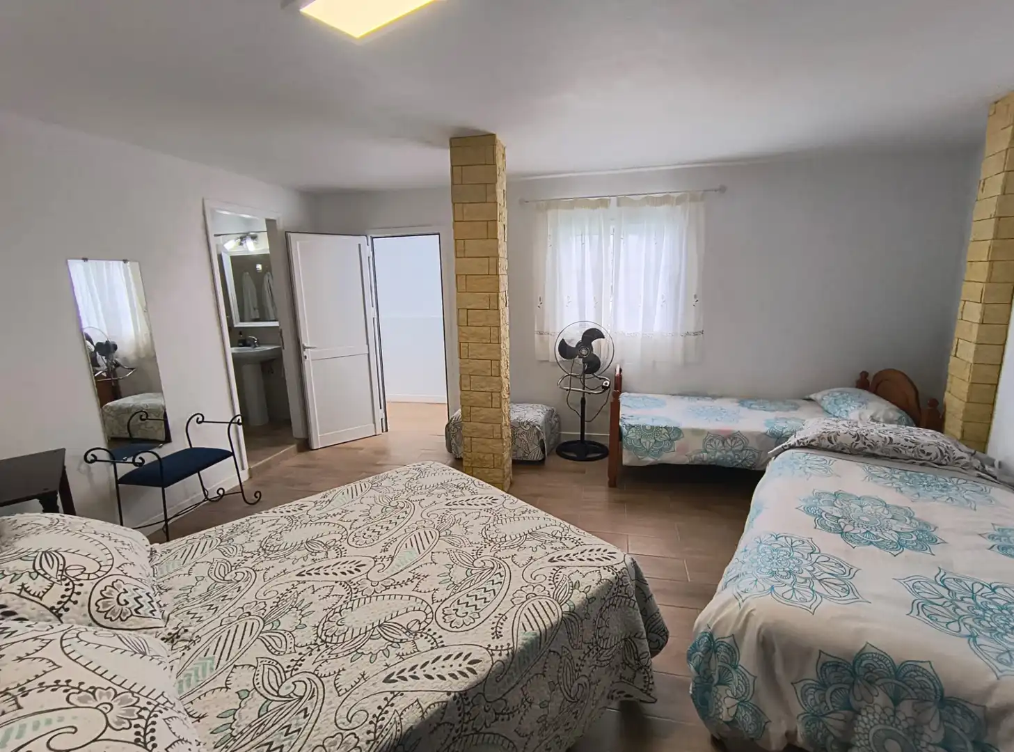 Dormitori de Casa o xalet en venda en Buenavista del Norte amb Jardí privat, Terrassa i Forn