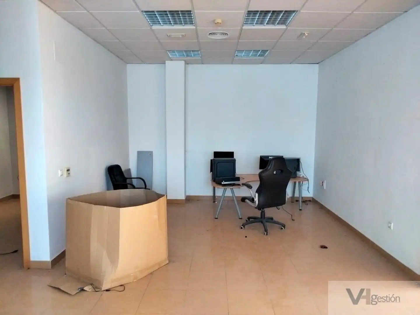 Oficina en venta en Villamartín
