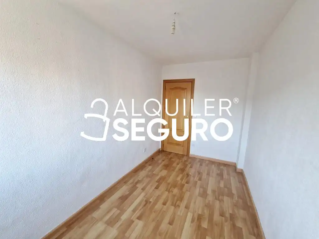 Bedroom of Flat for rent in Fuenlabrada  with Air Conditioner, Heating and Terrace