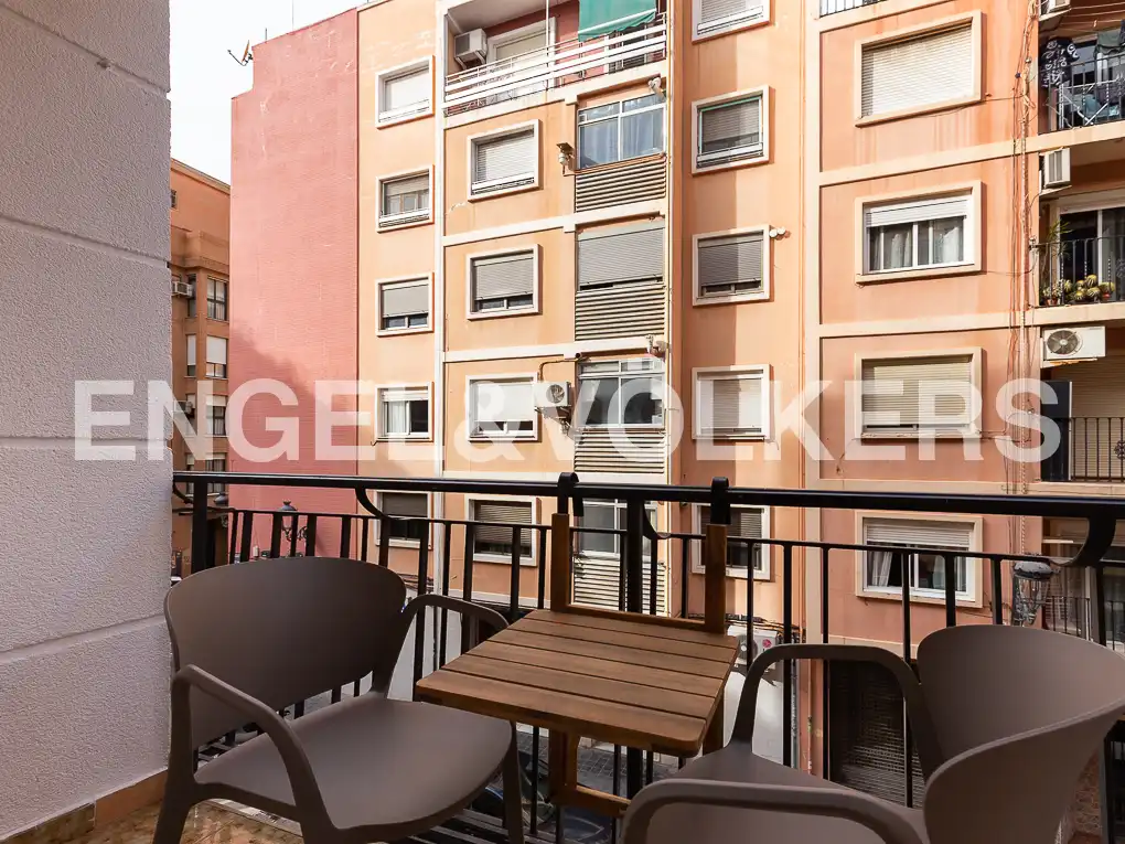 Terrassa de Pis de lloguer en Valencia amb Aire condicionat, Calefacció i Moblat