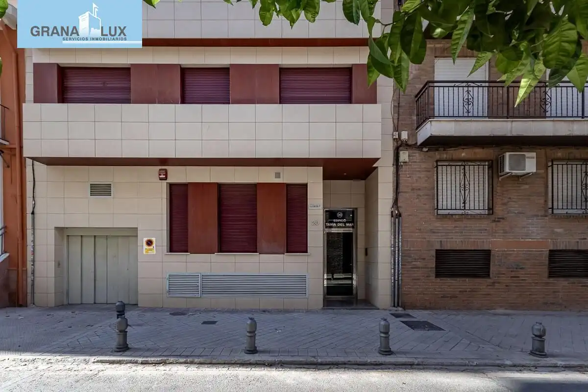 Vista exterior de Dúplex en venta en Granada con Aire acondicionado, Calefacción y Terraza
