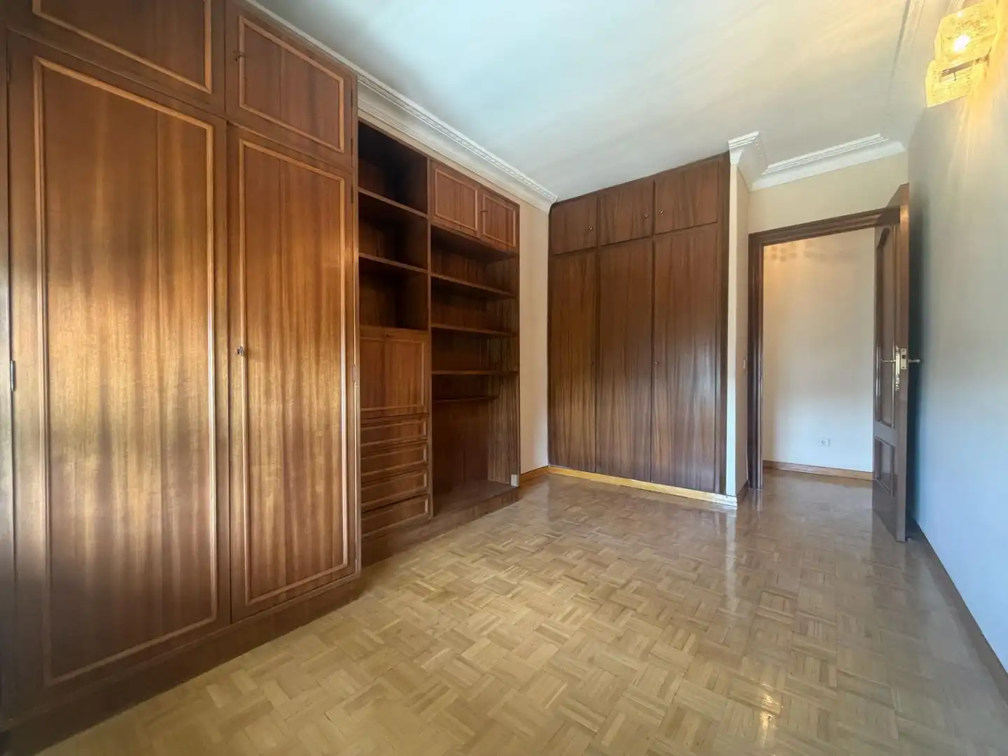 Habitación de Piso en venta en Madrid con Calefacción, Parquet y Terraza