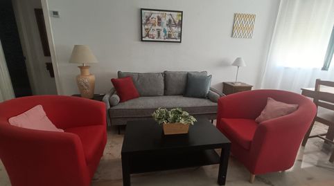Foto 2 de Apartamento de alquiler en Avenida Alcalde Luis Uruñuela, Urbadiez - Entrepuentes, Sevilla Capital