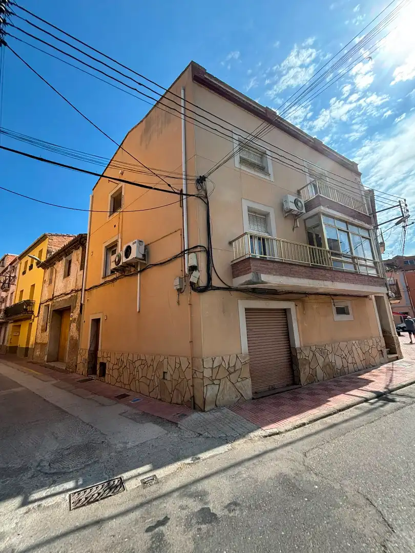 Vista exterior de Casa o chalet en venta en Benissanet con Trastero y Balcón