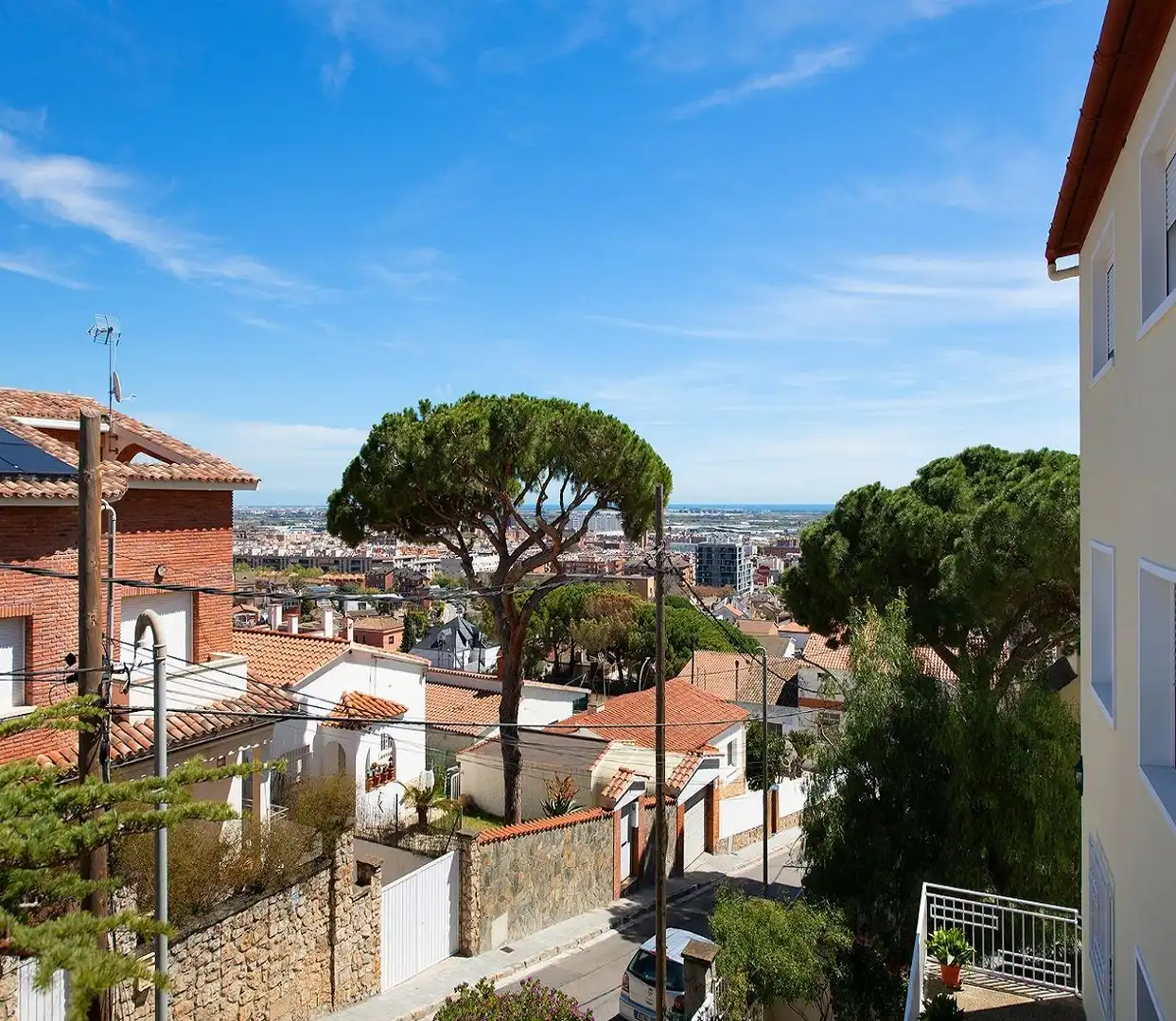 Vista exterior de Casa o xalet de lloguer en Viladecans amb Aire condicionat, Calefacció i Jardí privat