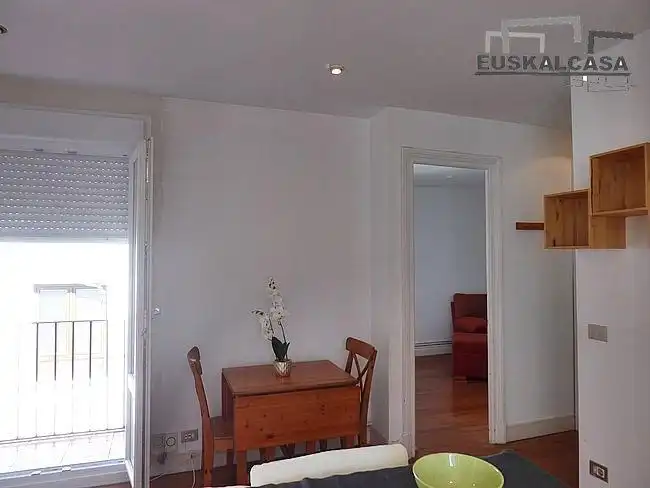 Comedor de Piso en venta en Bilbao  con Calefacción y Balcón