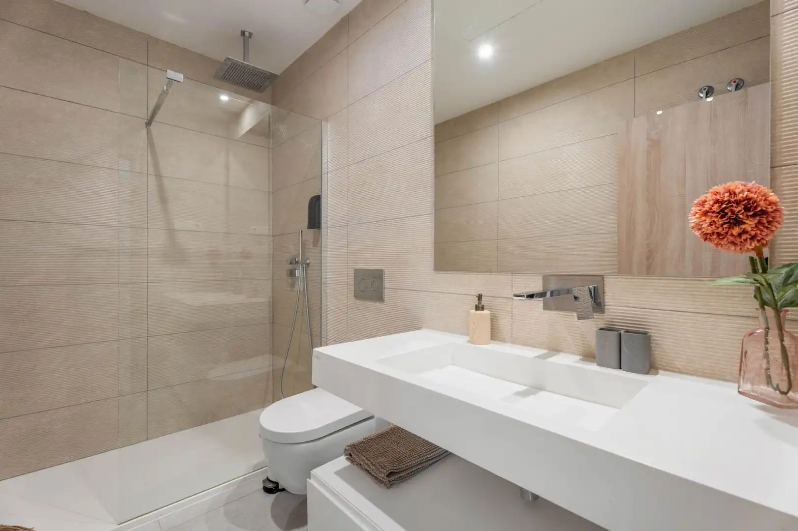 Bany de Apartament en venda en Marbella amb Aire condicionat, Calefacció i Jardí privat