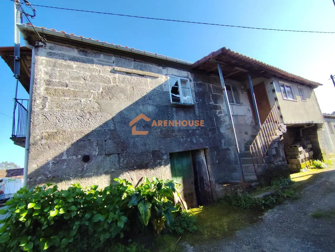 Casa amb terrassa en venda a Piñor