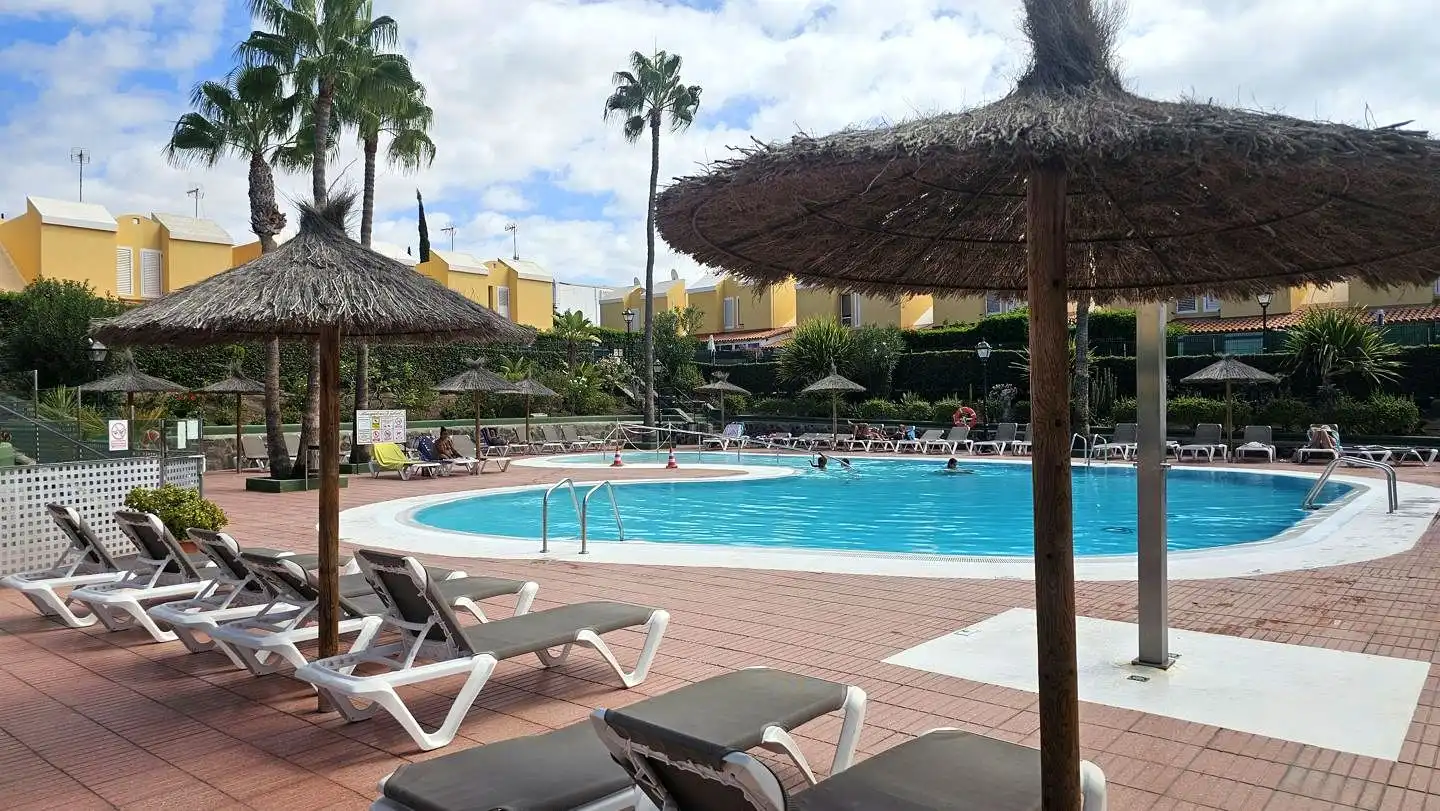Vista exterior de Dúplex de alquiler en San Bartolomé de Tirajana con Aire acondicionado, Jardín privado y Terraza