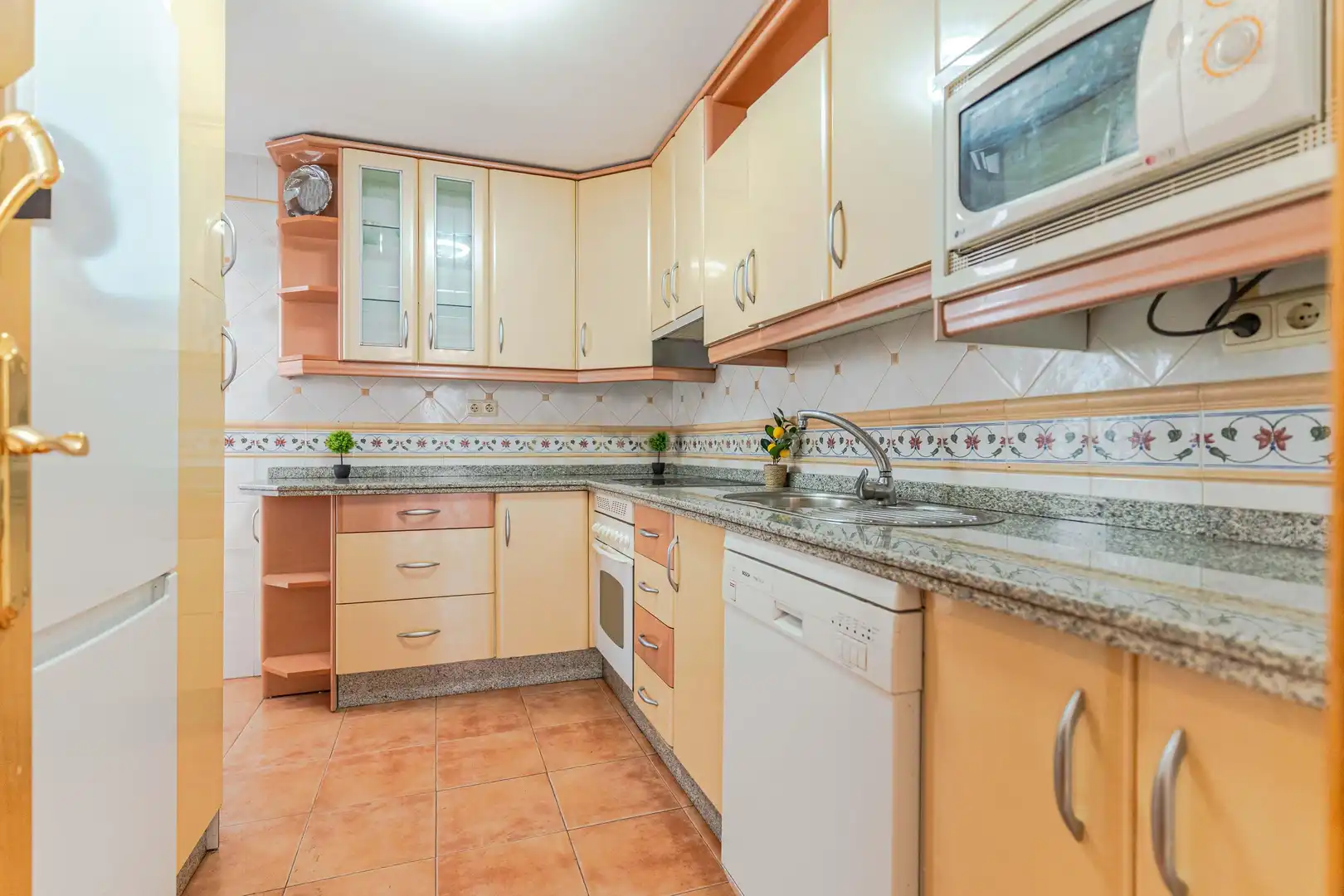 Apartamento en venta en Calle Estepona, 6, Granada, Spain, -1, San Matías - Realejo