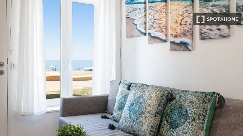 Sala d'estar de Apartament per a compartir en Rincón de la Victoria amb Aire condicionat, Terrassa i Moblat