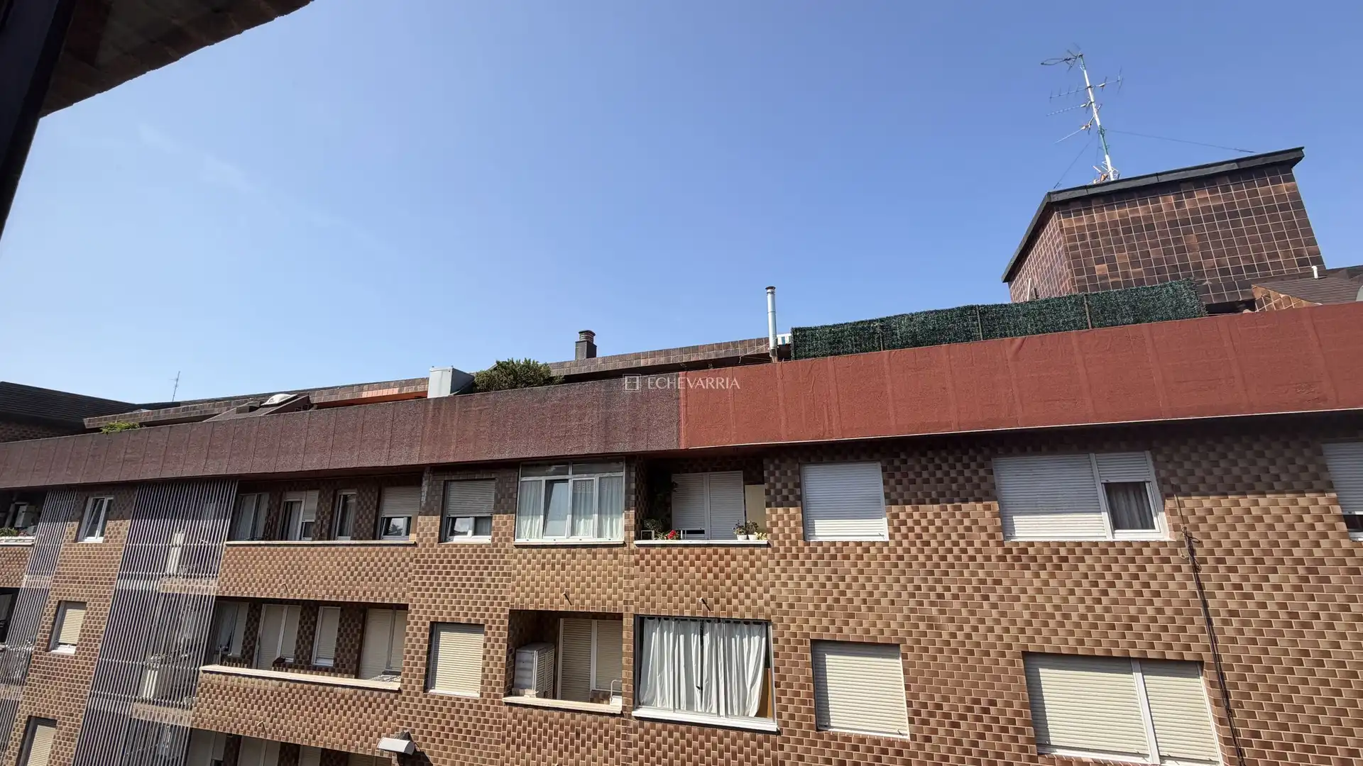 Vista exterior de Dúplex en venda en Getxo  amb Calefacció i Traster
