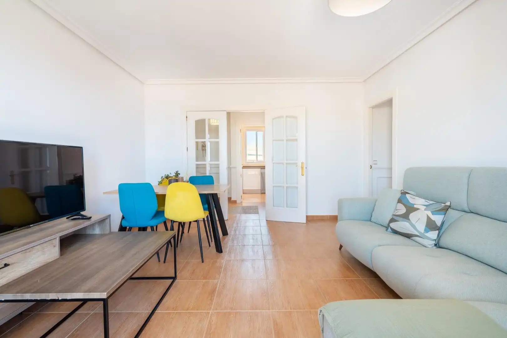 Sala de estar de Ático de alquiler en Almería con Aire acondicionado, Calefacción y Jardín privado