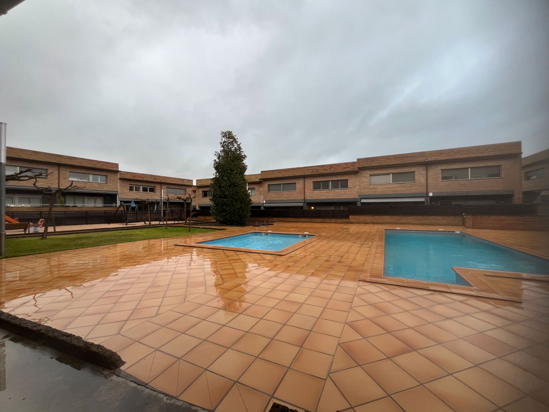 Casa adosada en venda a Passatge Renaixença